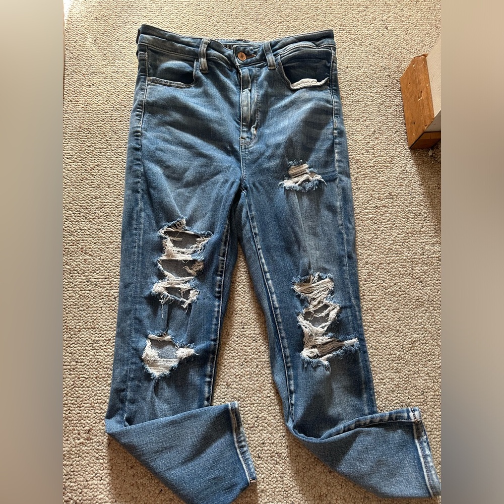American Eagle distressed skinny jeans size 10